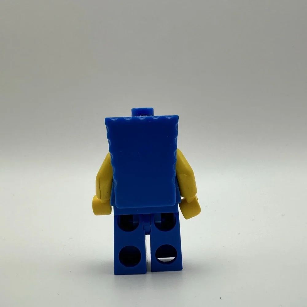 LEGO Sponge Bob Square Pants Super Hero Minifigure Pre-owned No Cape - Picture 2 of 3